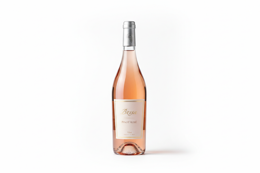 faca esse vinho altamente realista e de forma que sirva para foto do produto da loja ,Brisa Pinot Rosé 750ml